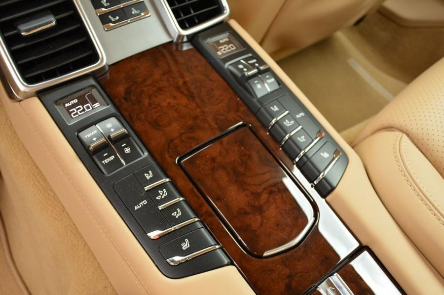  Porsche Panamera S E-Hybrid 2014 года  (фото 7 из 50)